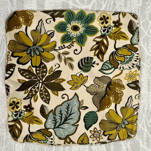 Three Coordinated Square Pillow Cases Sized Approximately 20.5” X 20.5” - Picture 4 of 8